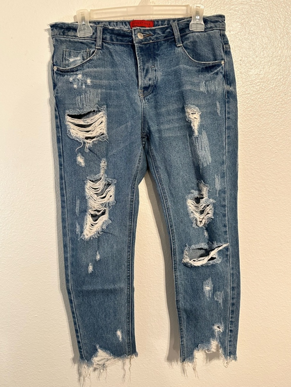 Signature8 Distressed Faded Blue Cropped Jeans